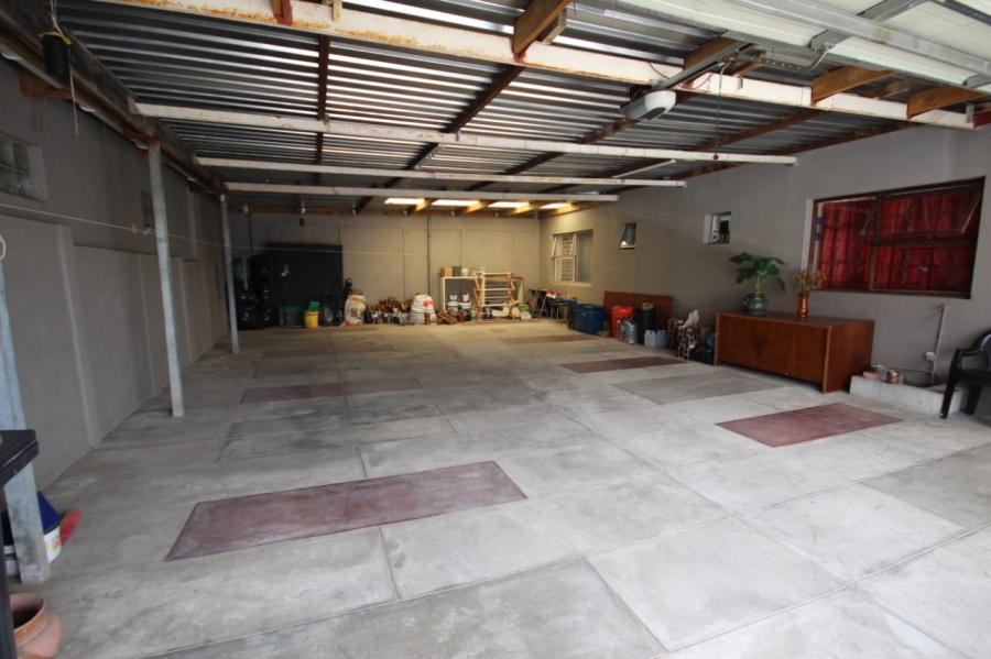 3 Bedroom Property for Sale in The Connifers Western Cape